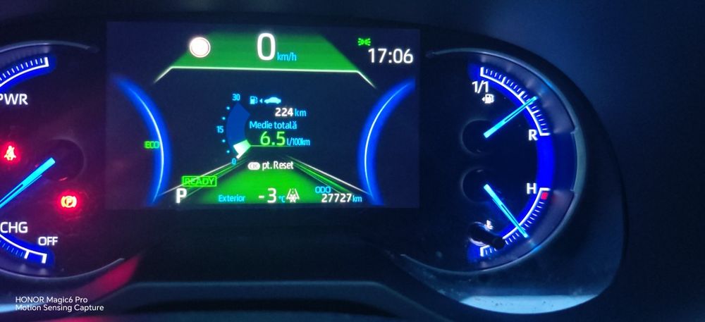 Vând Toyota rav4 hibrid 2024