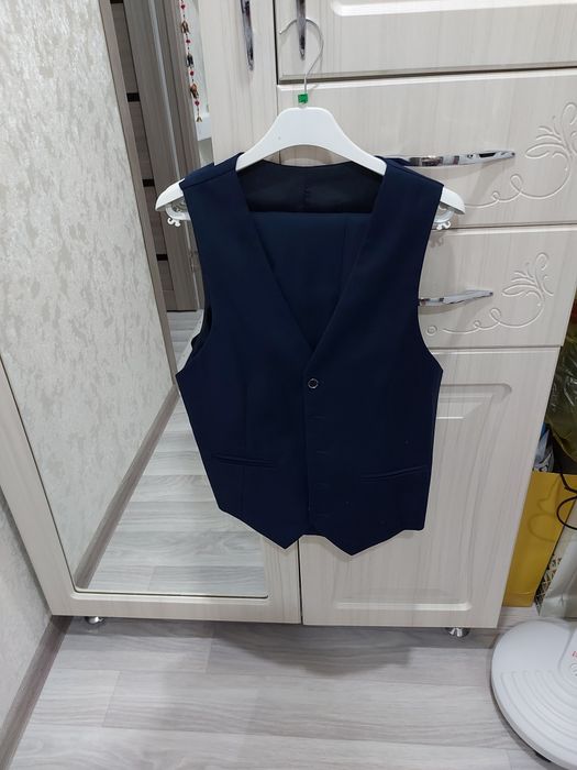 Костюм мужской тройка