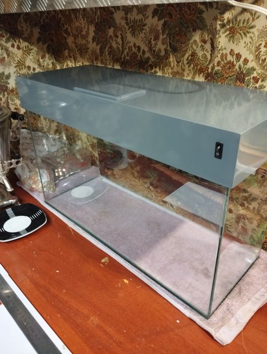 Продаю аквариум на 30 литров