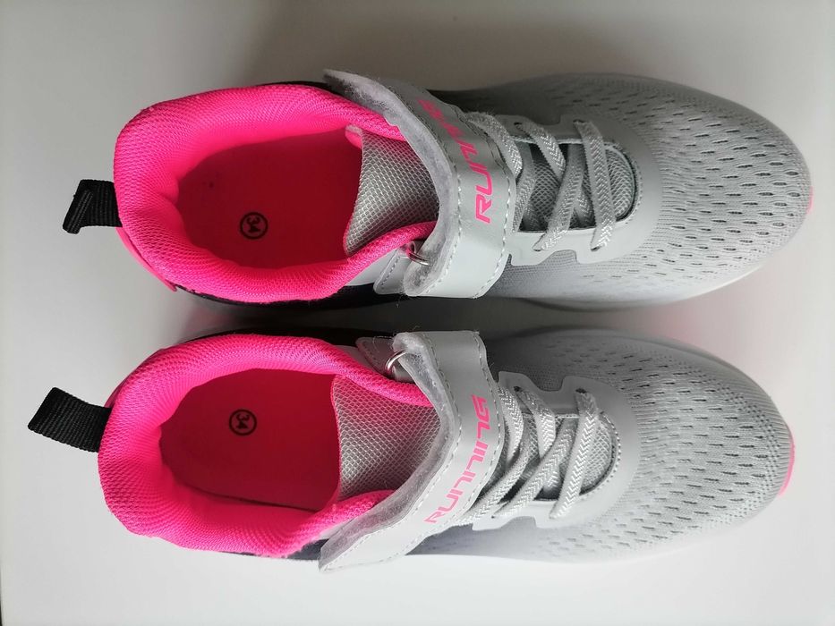 Маратонки за момиче