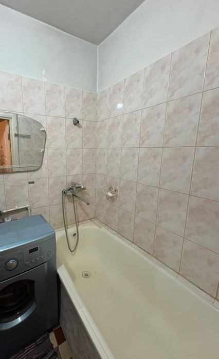 Продам 2 комн квартиру район Уюта