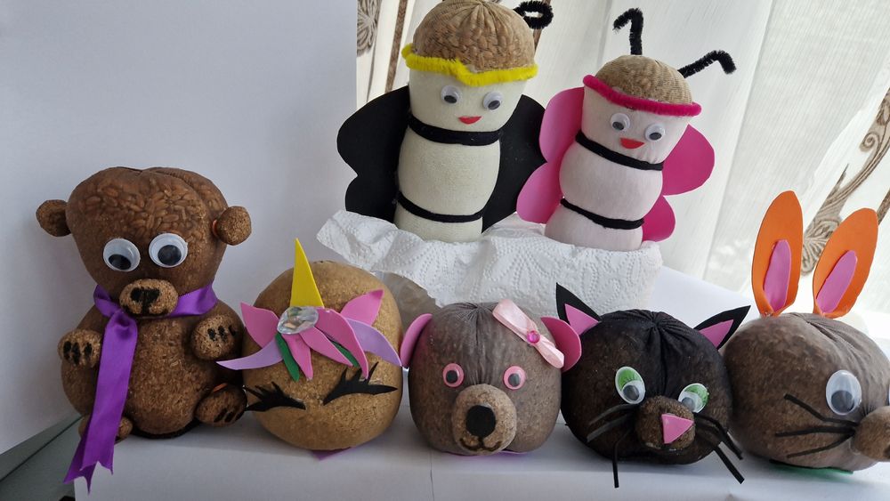 Figurine cu grâu în cap