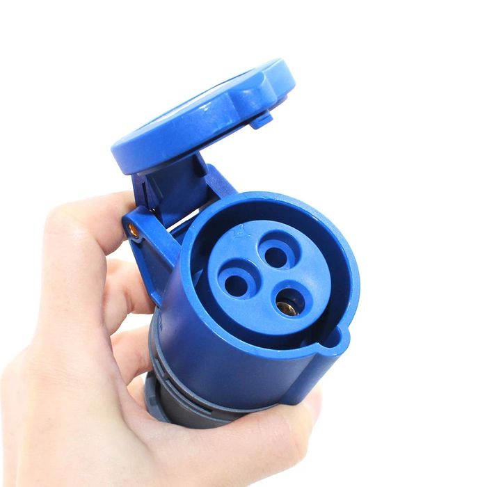 Адаптер преходник за зареждане на електромобил от 16А към шуко