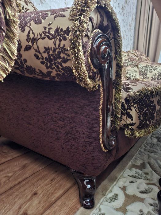 Продам диван и два кресла