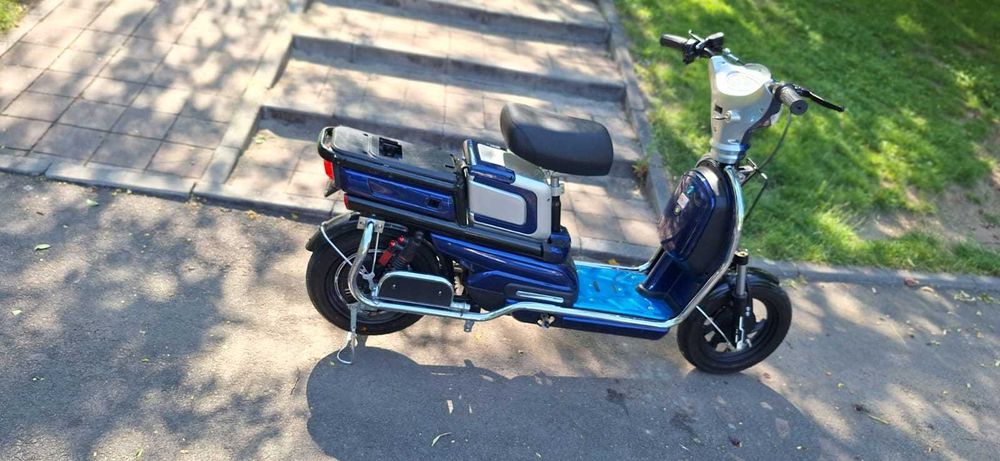 Scuter electric 500W 48V li ion detasabila impecabil viteza 50km