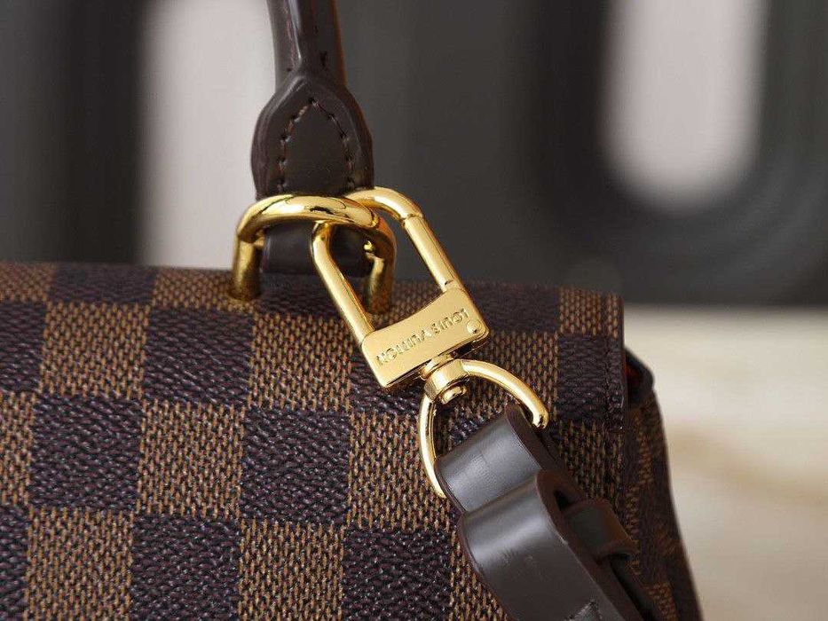Дамска чанта Louise Vuitton