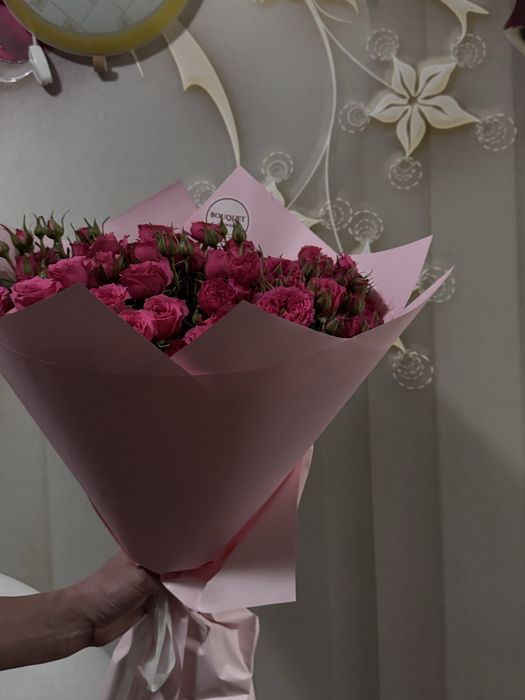 Кустковый роза свежый