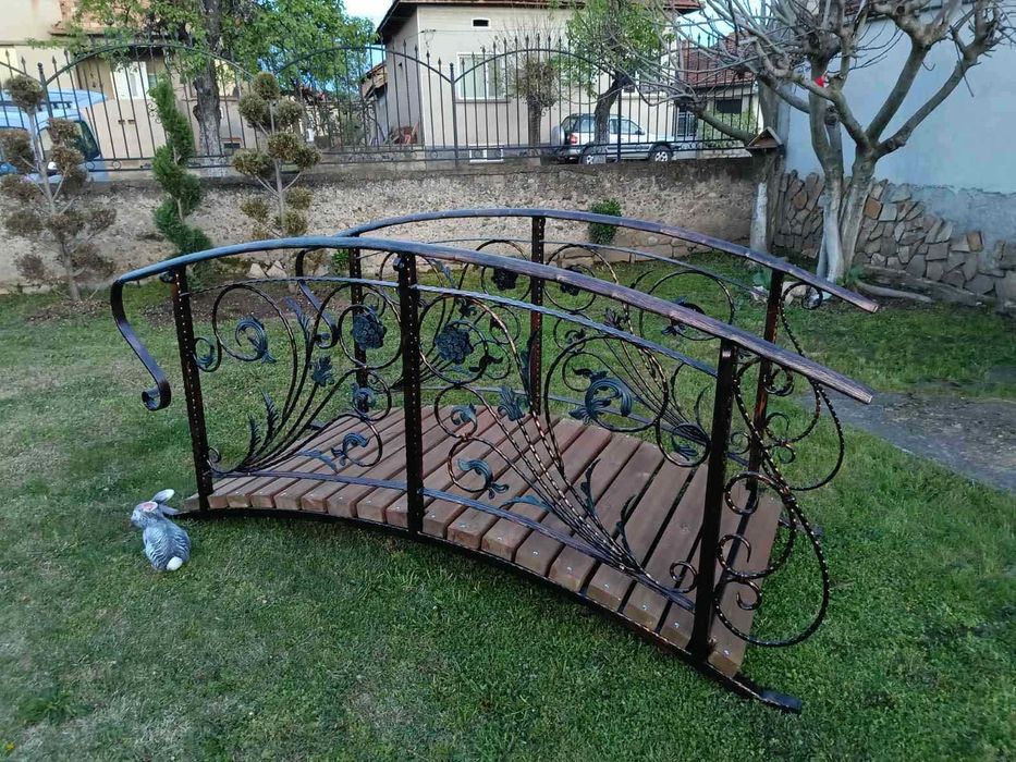 Градински мост от ковано желязо