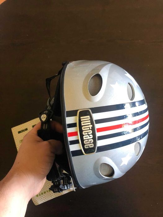 Каска за улични,водни и зимни спортове