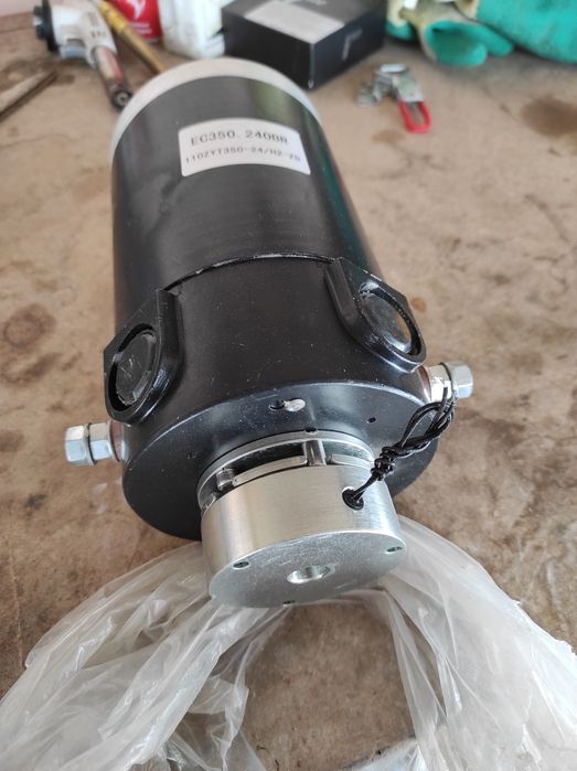 Эл. Двигатель 24 вольта, 350 ватт.