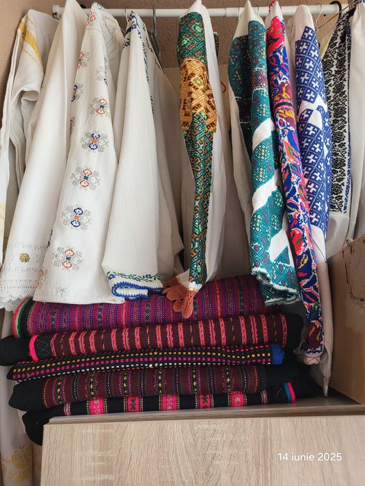 Catrinte/fote/fuste vechi traditionale autentice