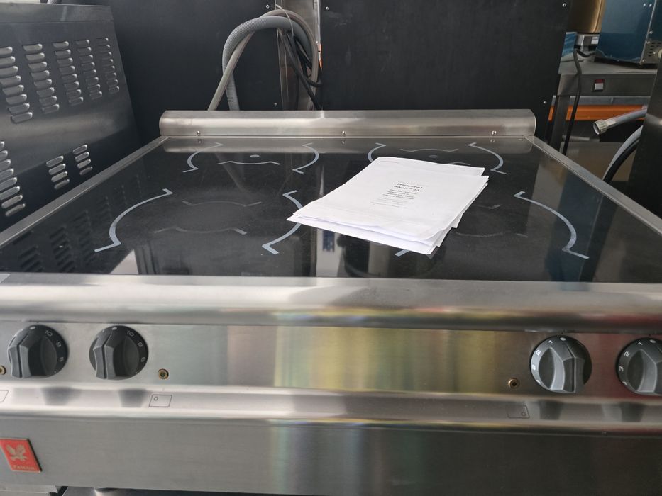 Хладилна маса  3врати,с гранит 2700лв