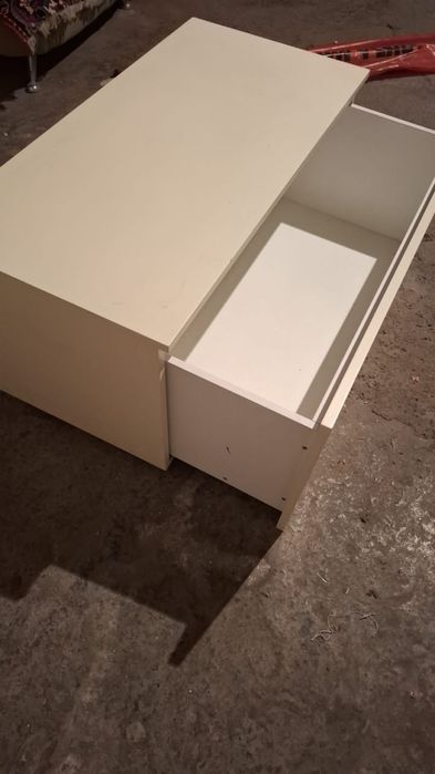 Комод, и витражи