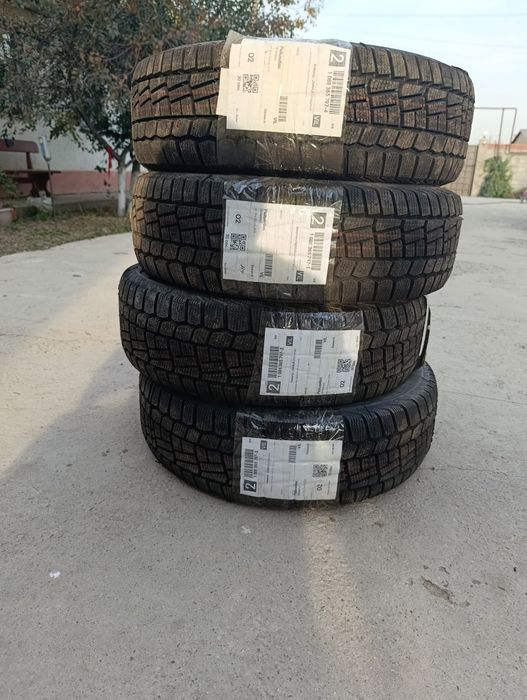 Продам зимний комплект шин