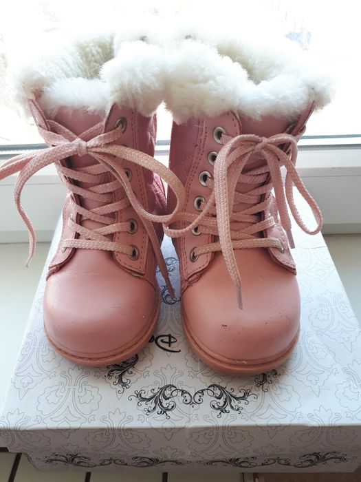 Продам зимние ботиночки