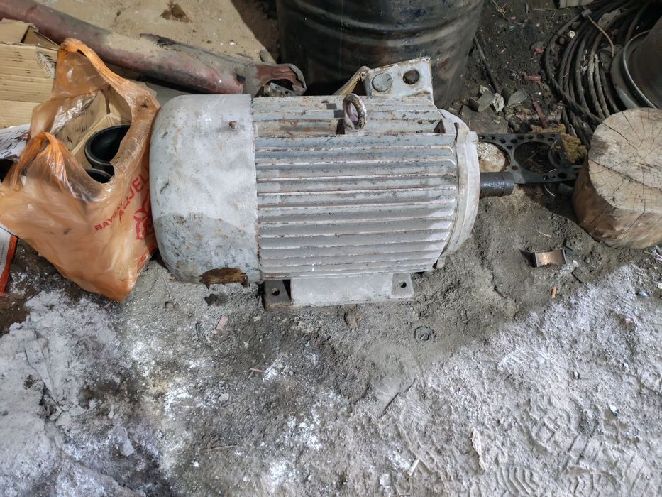 Продаю эл-двигатели 30квт