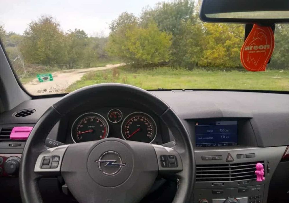 Продавам Opel ASTRA H