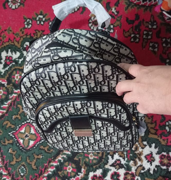 Продам рюкзак, портфель