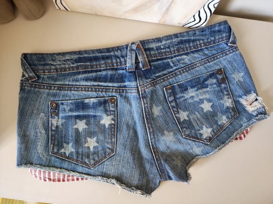 Късички дънкови шорти