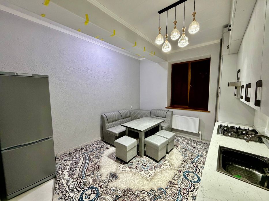 Vokzal UzGazoil qizil dom