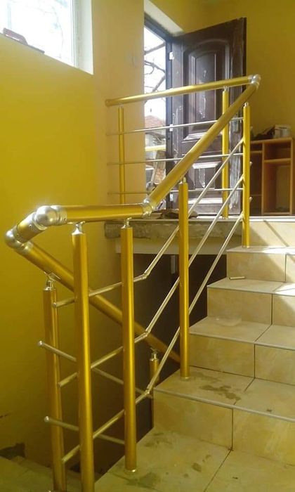 Склад за Алуминиеви парапети-профили и аксесоари