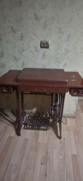 Швейная машинка ретро