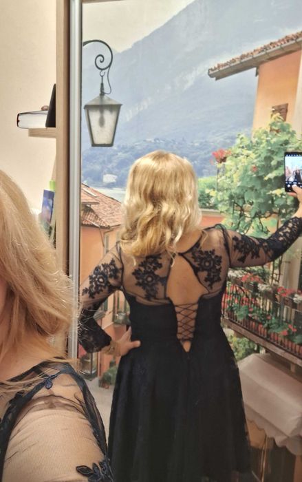 Официална, дантелена, къса рокля с отворен гръб с връзки