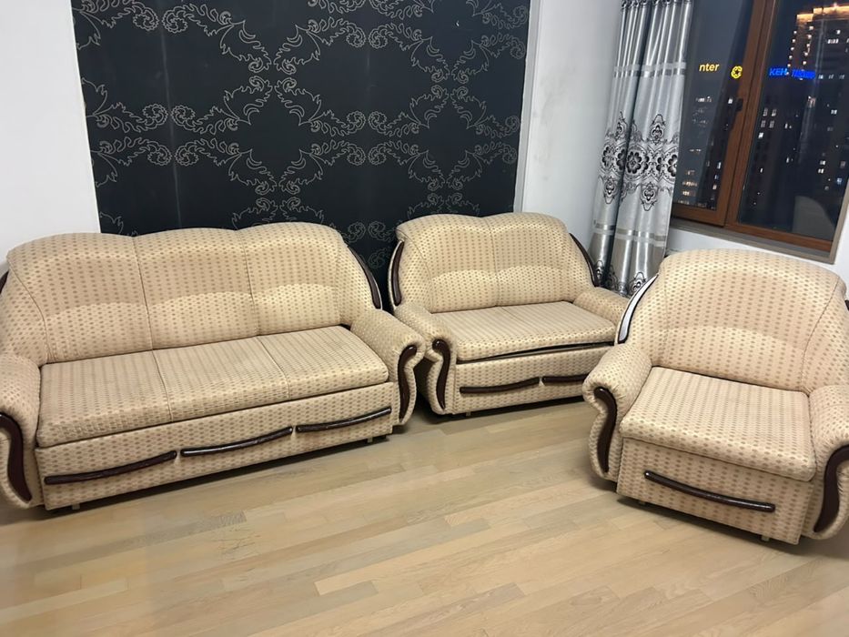 Продам диваны комплект