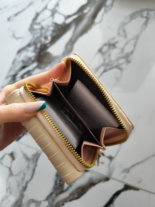 Дамско портмоне бежово