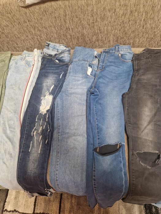 10 perechi de blugi la 35 ron
