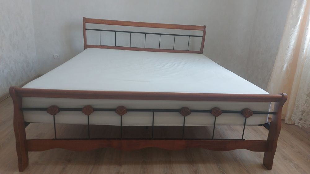Кровать спальная бу. Срочно