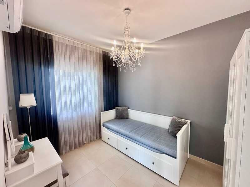 Дава се под наем Тристаен апартамент в София, Център - 90 кв.м за 504.9 € - Снимка #2