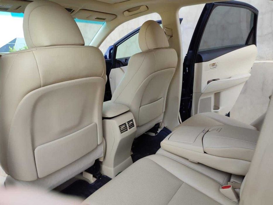 Машина Lexus RX 350