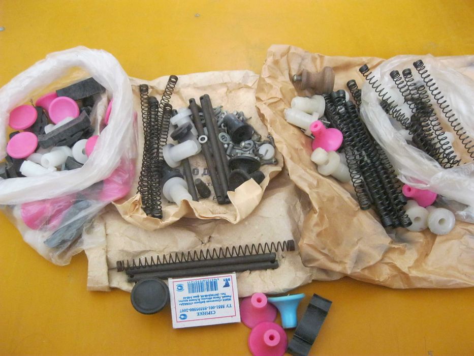 Патроны, остатки проводов и др.