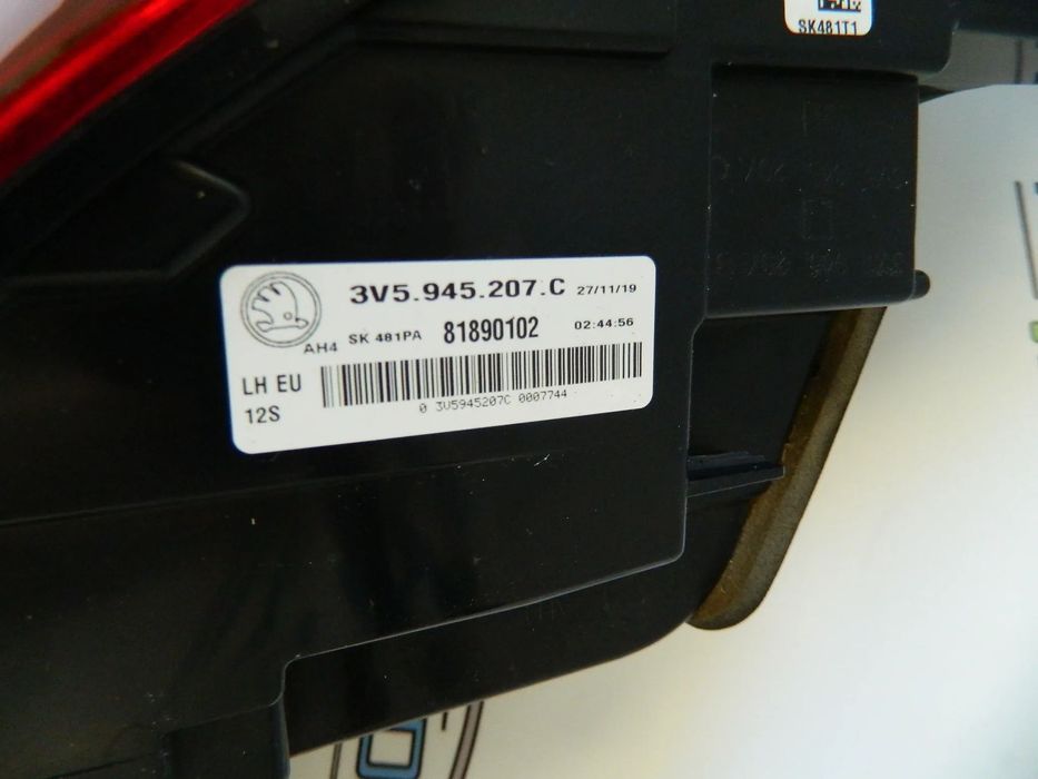 Stopuri, Stop Led stanga dreapta Skoda Superb 3 Facelift model 2020-2022 cod 3V5945207C, 3V5945208C, 3V5945308 G, 3V5945307F
