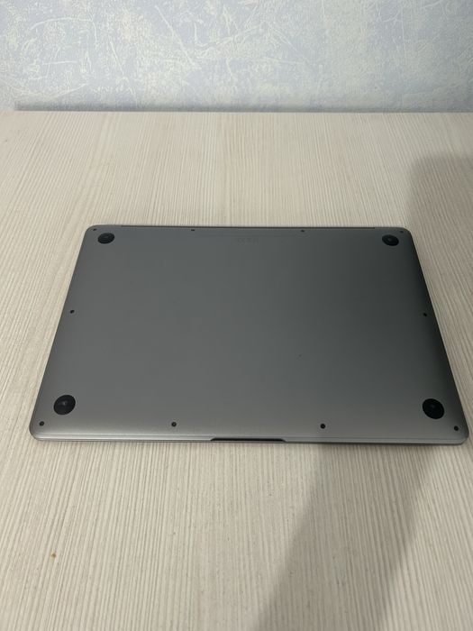 Apple MacBook Air 13 2020 M1 TouchBar в цвете Silver