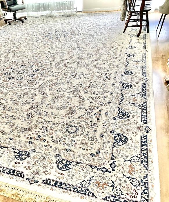 Ковер 4х6  красыве рисунки , очень чистый !