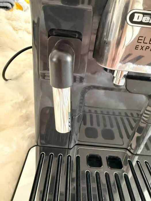 Кафемашина DeLonghi Eletta Explore