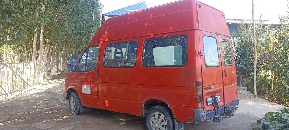 Срочно прадаётся форд транзит 1991год  1200$ Сотилди