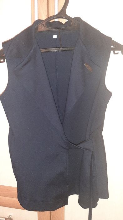 Школьная форма блузки и жилетки