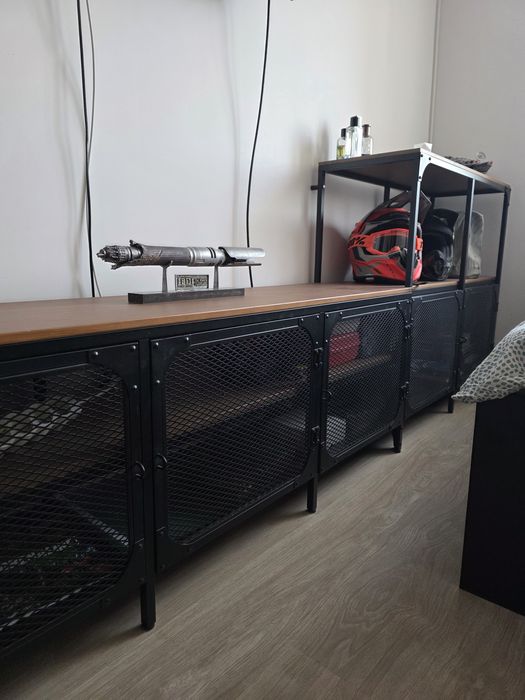 Comoda TV. Mobilier Ikea. Mobila sufragerie