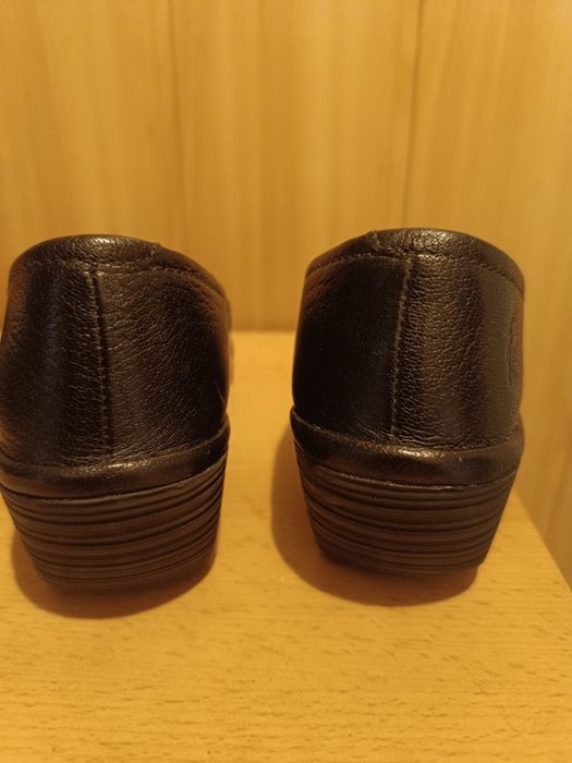 Обувки fly london