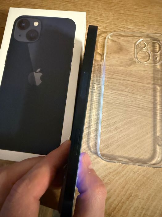 iPhone 13 памет-128gb + прозрачен кейс