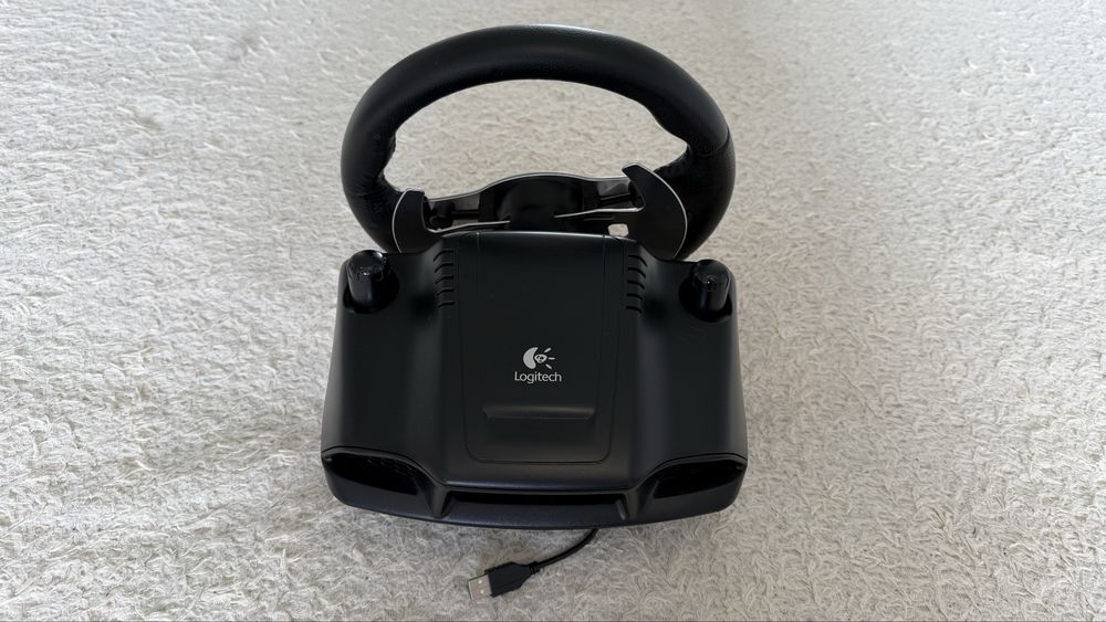 Руль Logitech G25