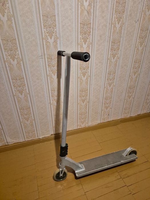 Продаю трбковой самокат solo