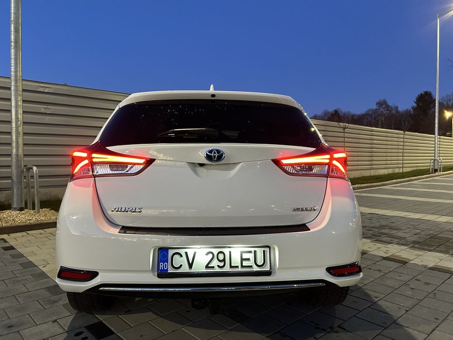 Toyota Auris 1.8 Hybrid | Istoric complet