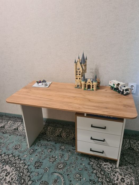 Детская кровать и парта