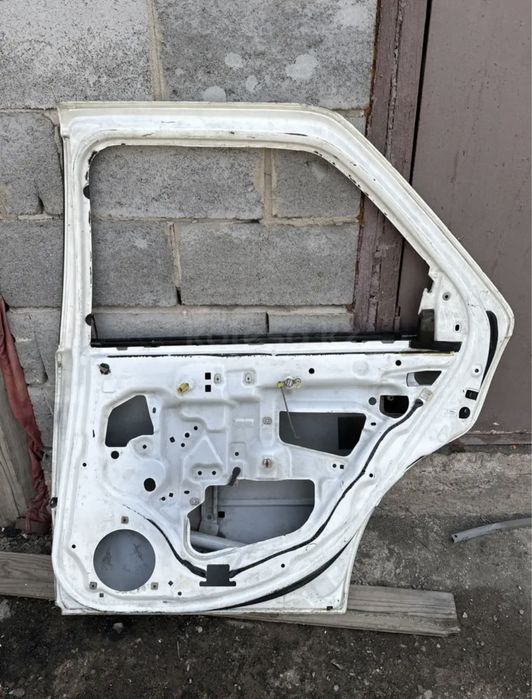 Дверь камри грация