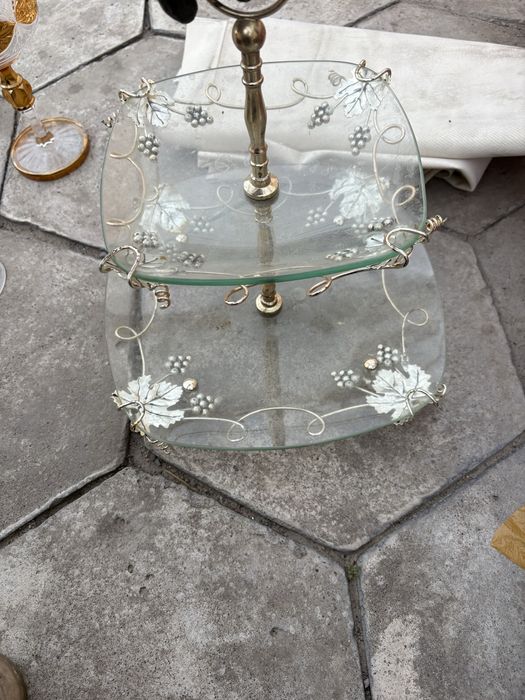 Продам этажерку, и блюдце для холодного