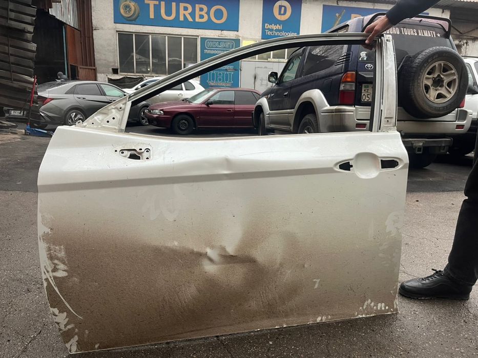 Дверь на камри 70